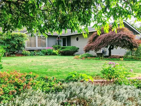 1924 106th Pl SE, Everett, WA 98208 photo 2