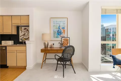 1420 E Pine St #E604, Seattle, WA 98122 photo 3