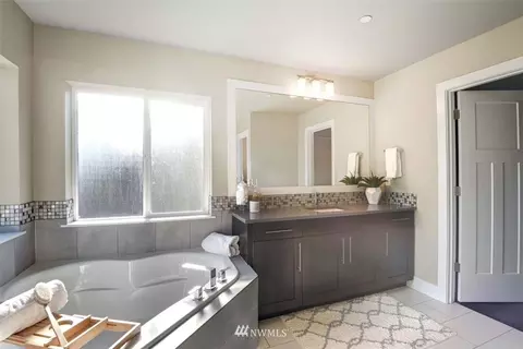 8831 NE 202nd Pl, Bothell, WA 98011 photo 16