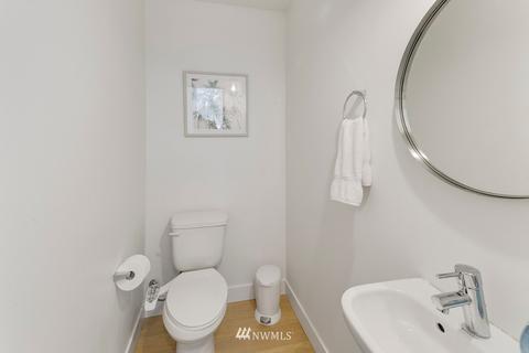 722 Summit Ave E, Seattle, WA 98102 photo 16