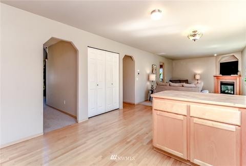 226 Michell Ln NE, Orting, WA 98360 photo 10