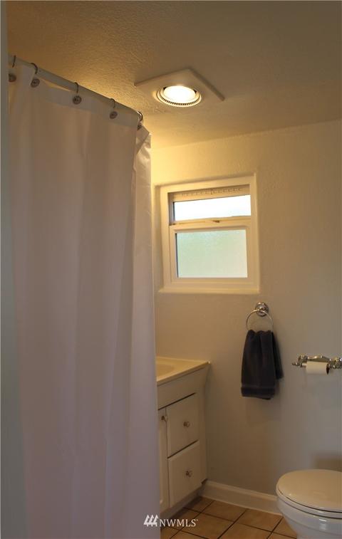 708 Washington Ave N, Orting, WA 98360 photo 8