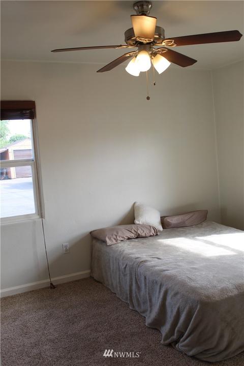 708 Washington Ave N, Orting, WA 98360 photo 7