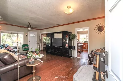 1502 Everett St, Sumner, WA 98390 photo 9