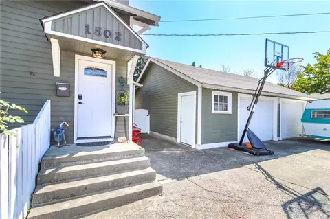 1502 Everett St, Sumner, WA 98390 photo 3