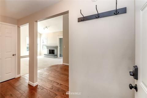 820 E Cady Apt J301 Rd, Everett, WA 98203 photo 4