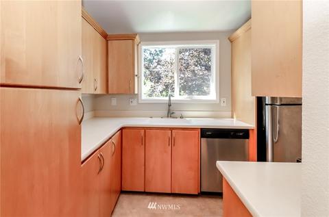 820 E Cady Apt J301 Rd, Everett, WA 98203 photo 10