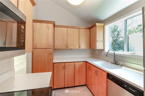 820 E Cady Apt J301 Rd, Everett, WA 98203 photo 13