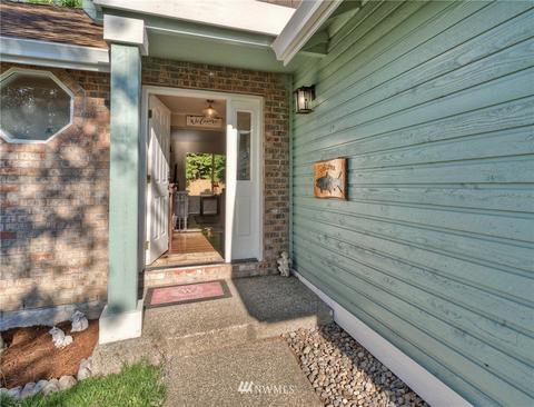 909 Olsen Pl, Enumclaw, WA 98022 photo 2