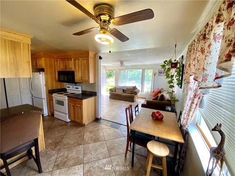 145 E Pine St, Othello, WA 99344 photo 2