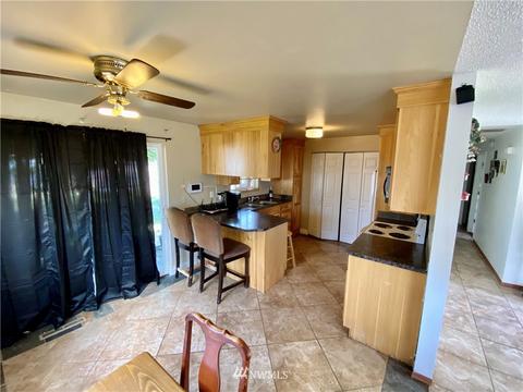 145 E Pine St, Othello, WA 99344 photo 3