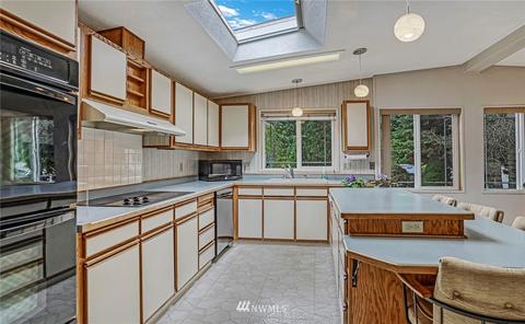 930 243rd St SW, Bothell, WA 98021 photo 2