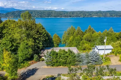 310 E Warren Dr, Union, WA 98592 photo 3