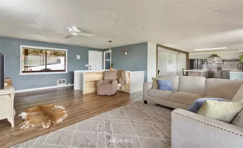 310 E Warren Dr, Union, WA 98592 photo 10