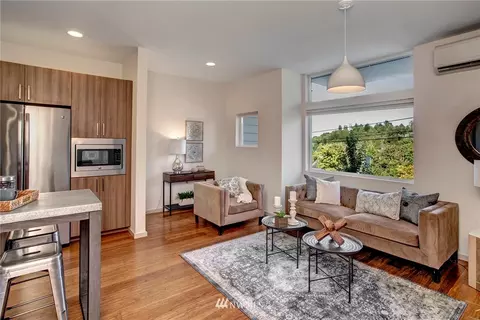 1735 27th Ave, Seattle, WA 98122 photo 8