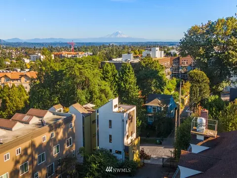 1820 E Howell St, Seattle, WA 98122 photo 23
