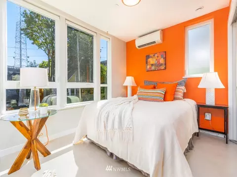 1820 E Howell St, Seattle, WA 98122 photo 9