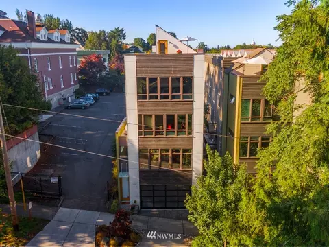 1820 E Howell St, Seattle, WA 98122 photo 24