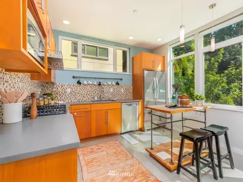 1820 E Howell St, Seattle, WA 98122 photo 6