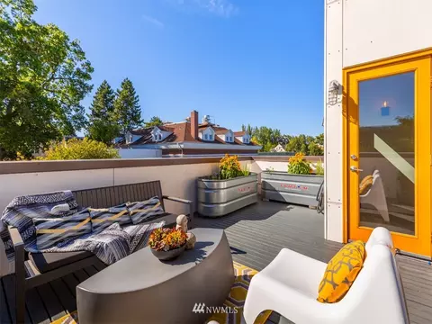 1820 E Howell St, Seattle, WA 98122 photo 17