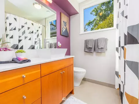 1820 E Howell St, Seattle, WA 98122 photo 7