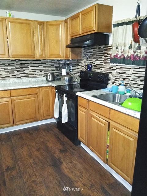 307 E Pine St, Centralia, WA 98531 photo 2