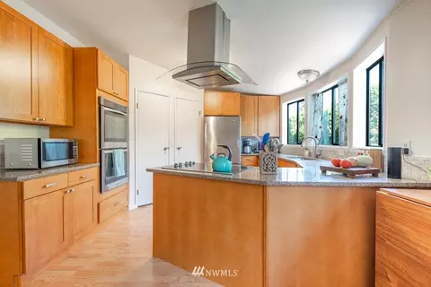 907 240th Pl SW, Bothell, WA 98021 photo 3