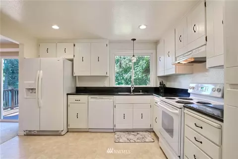 509 223rd St SW, Bothell, WA 98021 photo 10