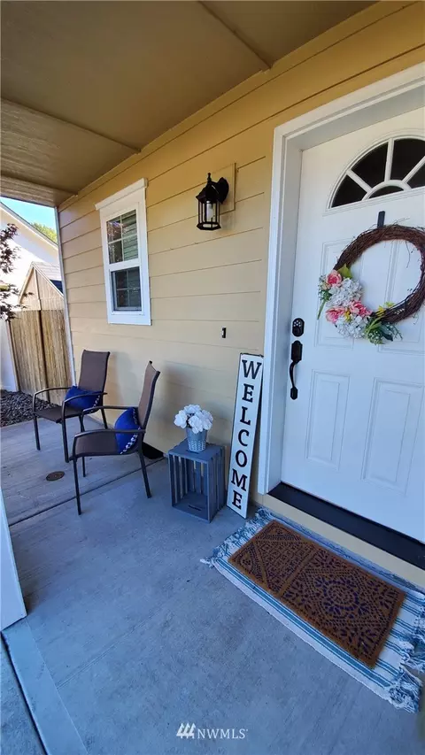 100 Crown Point Rd, Longview, WA 98632 photo 2