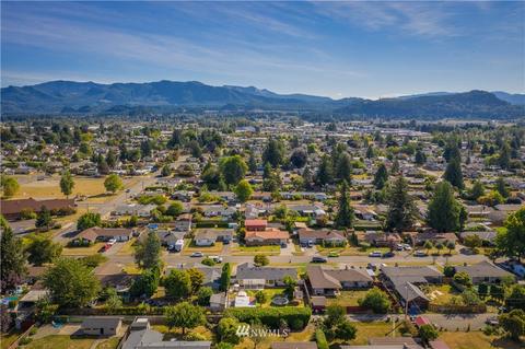 1208 Loraine St, Enumclaw, WA 98022 photo 3