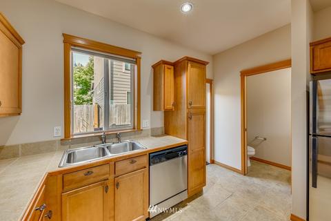 518 Pilchuck Path, Everett, WA 98201 photo 11