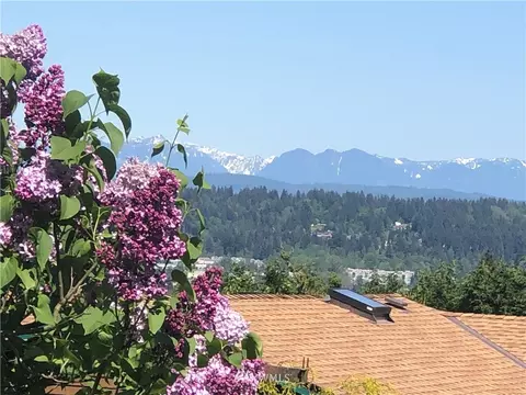 10404 NE 168th St, Bothell, WA 98011 photo 2