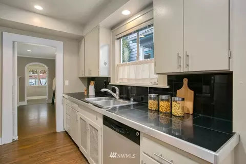 2419 E Mcgraw St, Seattle, WA 98112 photo 7