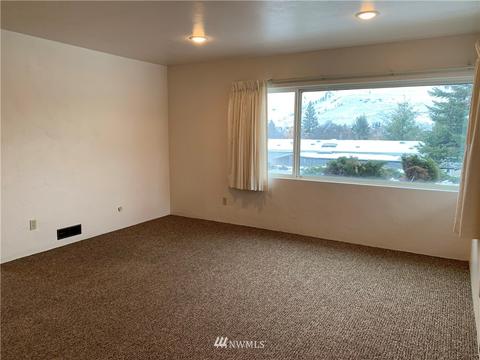 423 E Gibson Ave, Chelan, WA 98816 photo 8