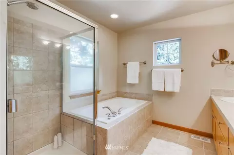 18607 95th Ave NE, Bothell, WA 98011 photo 12