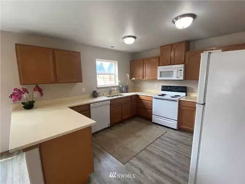 921 Riddell Ave NE, Orting, WA 98360 photo 10