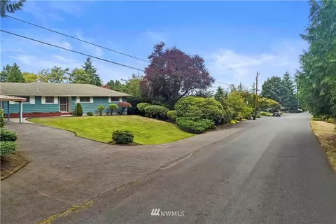 780 Crown Dr, Everett, WA 98203 photo 2