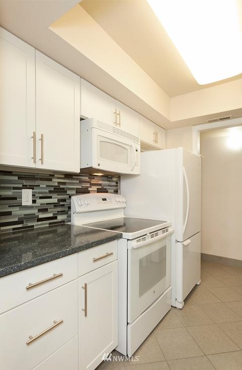 9517 NE 180th St #B206, Bothell, WA 98011 photo 3