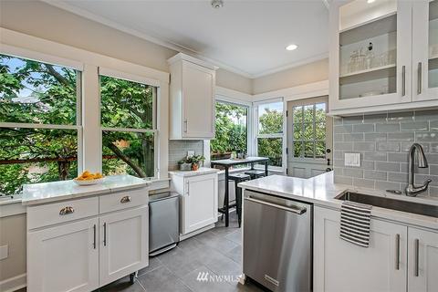 6756 16th Ave NW, Seattle, WA 98117 photo 13