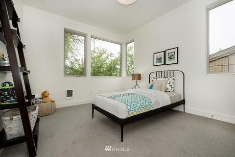6831 19th Ave NE, Seattle, WA 98115 photo 28