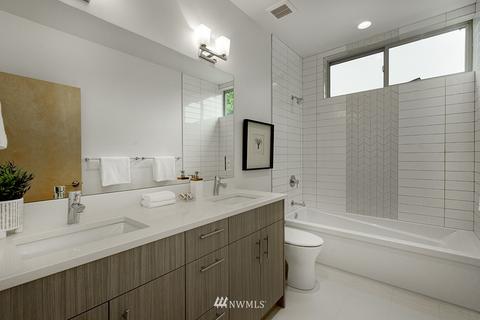 6831 19th Ave NE, Seattle, WA 98115 photo 29