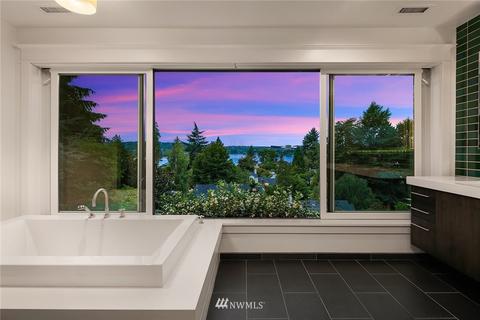 3323 W Laurelhurst Dr NE, Seattle, WA 98105 photo 15