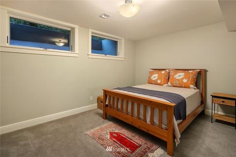 3323 W Laurelhurst Dr NE, Seattle, WA 98105 photo 25