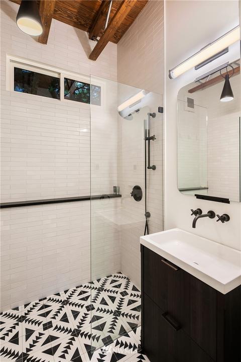 3323 W Laurelhurst Dr NE, Seattle, WA 98105 photo 34