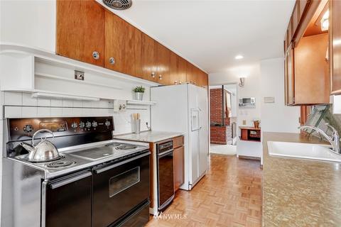 758 N 102nd St, Seattle, WA 98133 photo 8