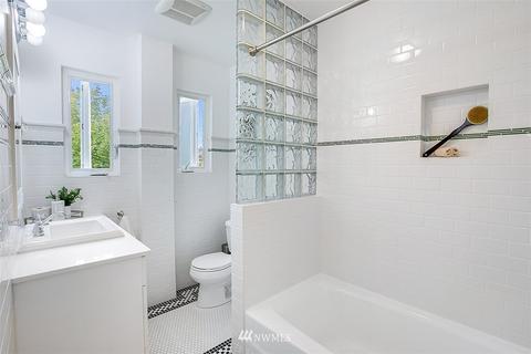 1249 20th Ave E, Seattle, WA 98112 photo 28