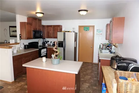 912 Daffodil Ave NE, Orting, WA 98360 photo 6