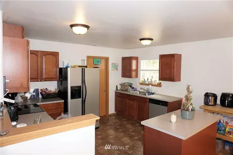 912 Daffodil Ave NE, Orting, WA 98360 photo 4