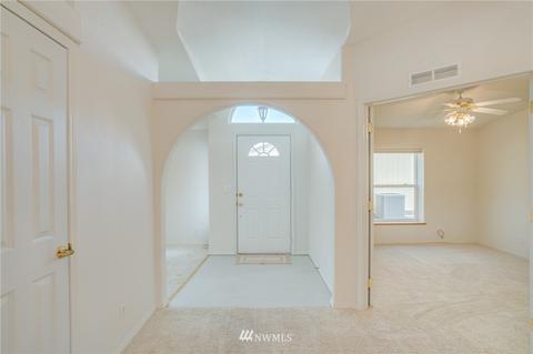 1215 Gilcrest St, Wenatchee, WA 98801 photo 2