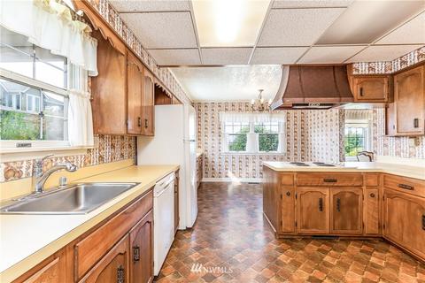 4810 Seahurst Ave, Everett, WA 98203 photo 6